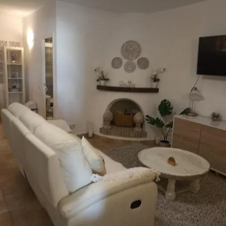 Casa El Bella 2 *